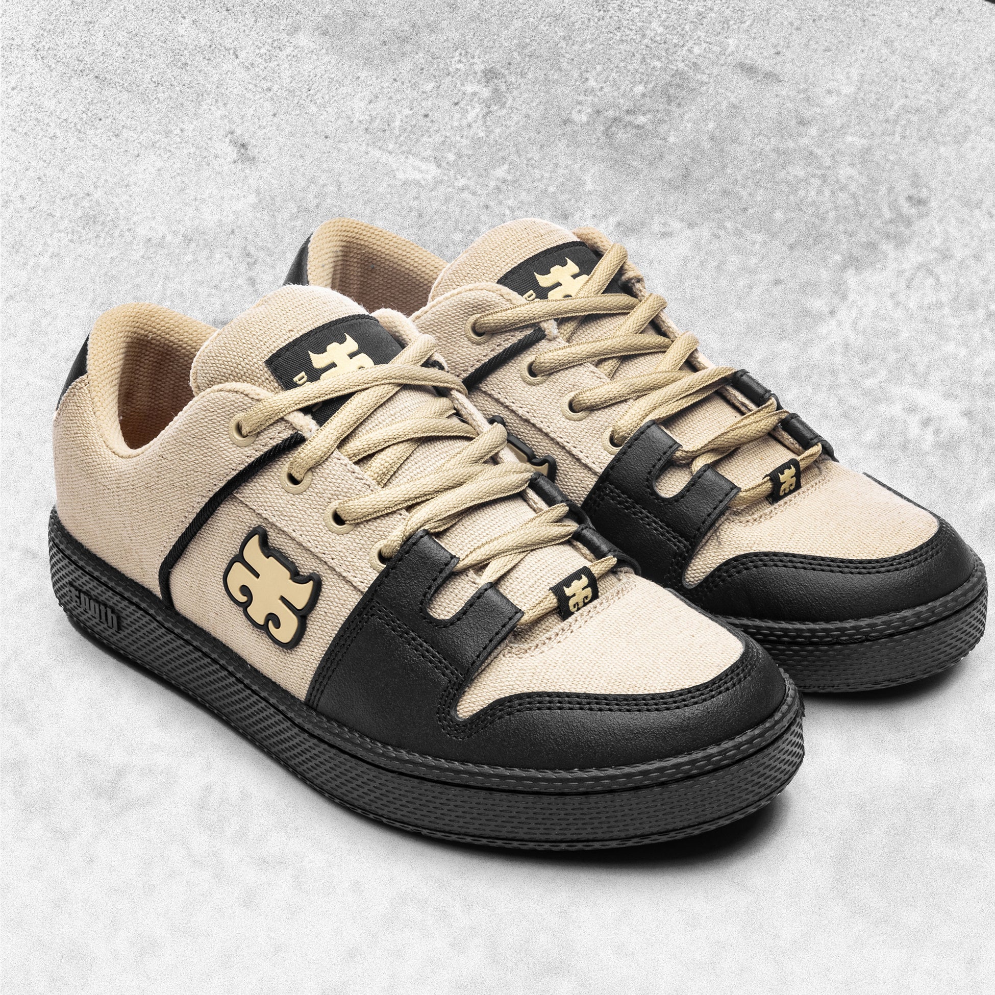 Cats - Black Suede